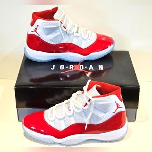 Air Jordan 11 cherry size 12